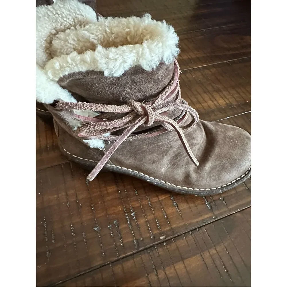 UGG caspia shearling